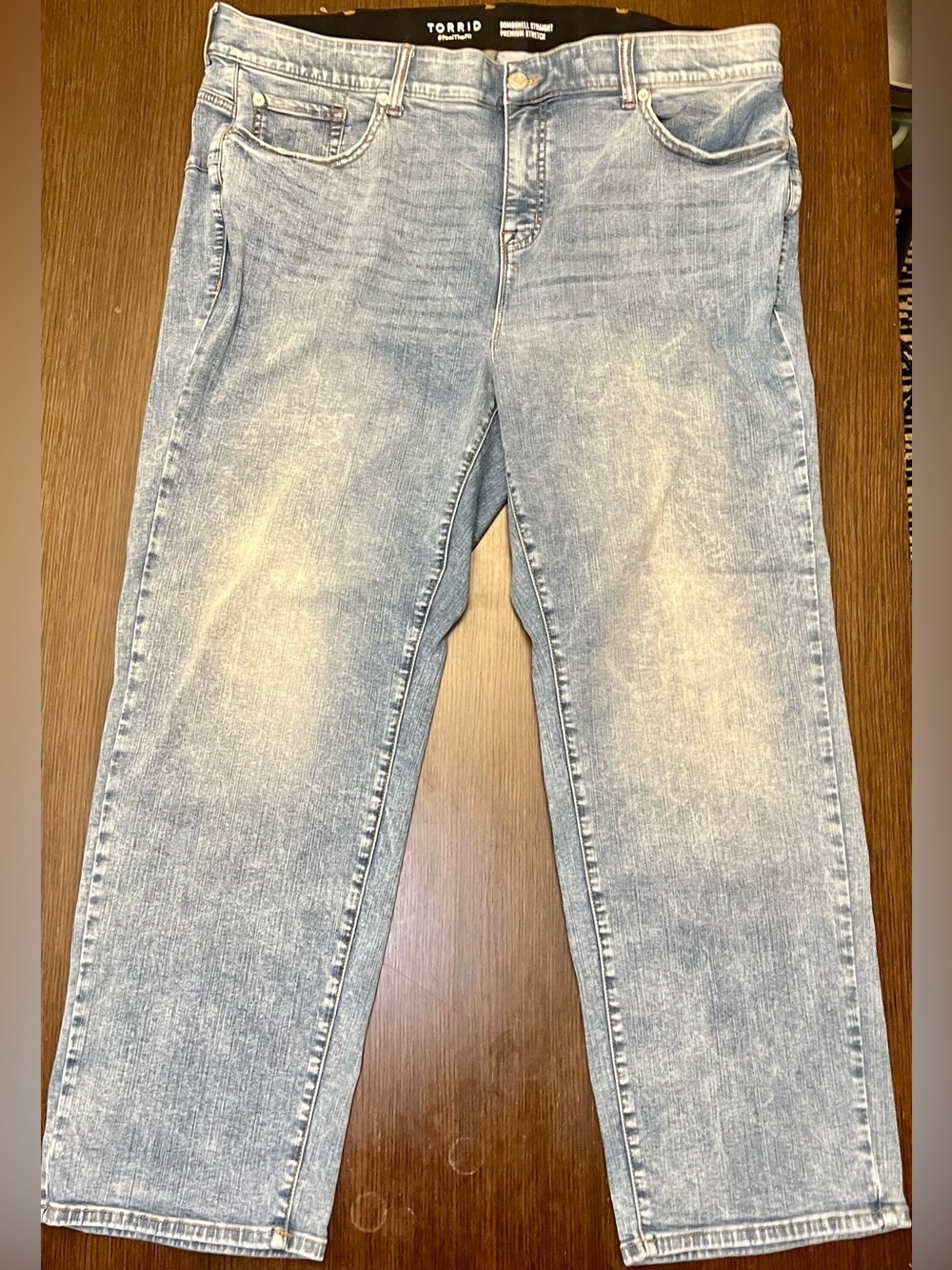 Torrid Bombshell Straight Jeans 24R Premium Stretch Light Wash Plus Size